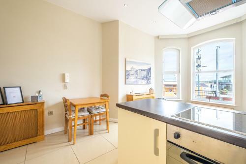 Arcadia View 1 Bed Apartment - Sea Views