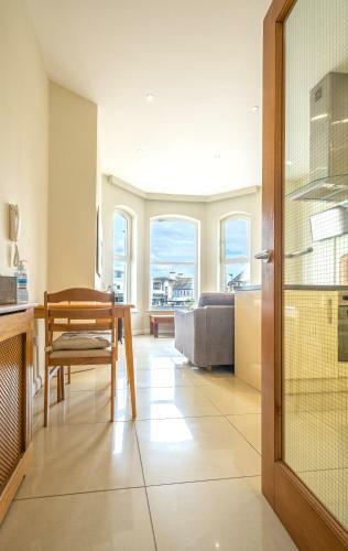 Arcadia View 1 Bed Apartment - Sea Views