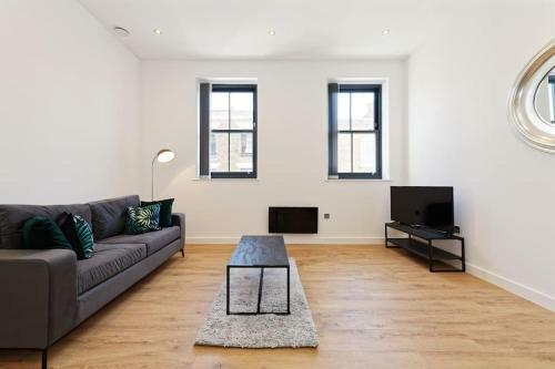 The Courthouse. 3 Bedroom, Brand New Apartment