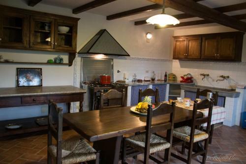 Coriana Apartments & Villas