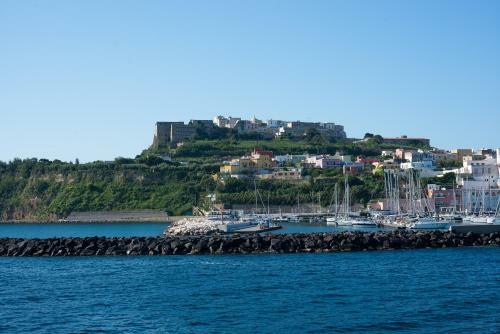 Bed & Breakfast Punta Lingua Relais - Room 3 Port View
