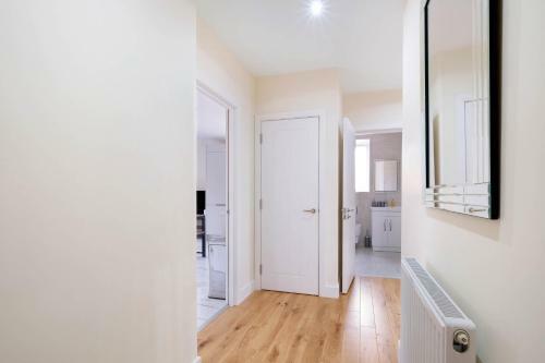 Oxford Rd 2 Bed Serviced Apartment 06 With Parking, Reading