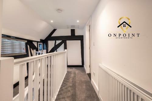 Apartamento ?onpoint -fresh 2 Bedroom Apt With Parking!?
