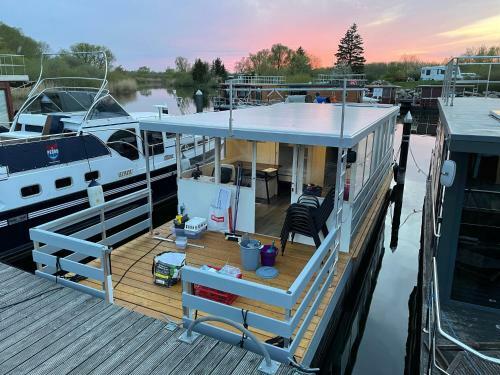 Hausboot-urlaub24