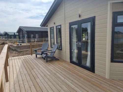 Remarkable 2-bed Luxury Lodge In Routh With Hottub