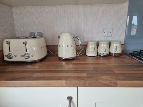 Remarkable 2-bed Luxury Lodge In Routh With Hottub