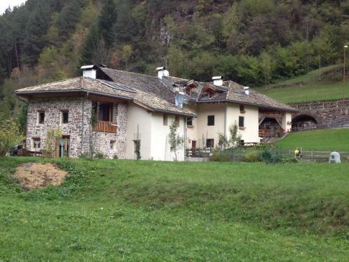 Hostal Maso Toneto