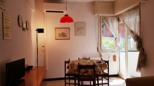 Apartamento Private Garage,air Cond, Quite, Near Train Station
