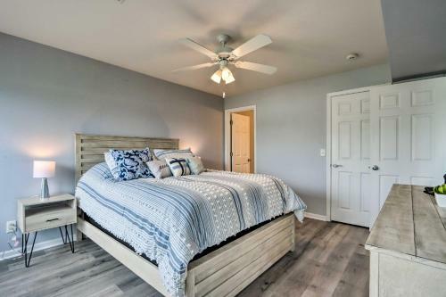 Apartamento Camdenton Condo With Pool Access And Lake Views!