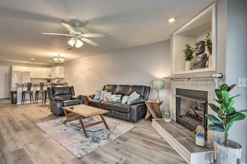 Apartamento Camdenton Condo With Pool Access And Lake Views!