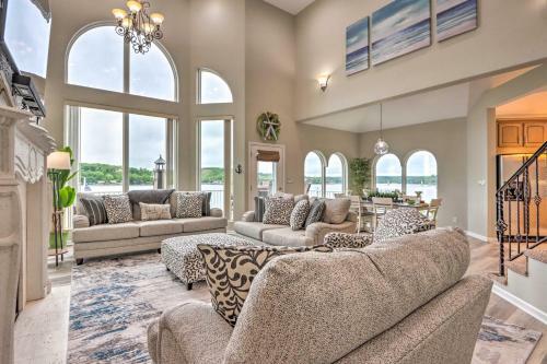 Luxe Lake Ozark Home With Panoramic Lake Views!