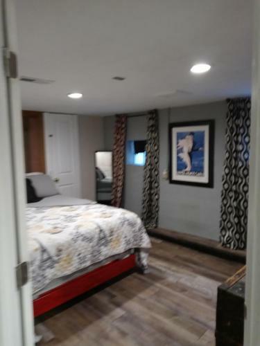Basement Suite Pvt Enterance With Hot Tub