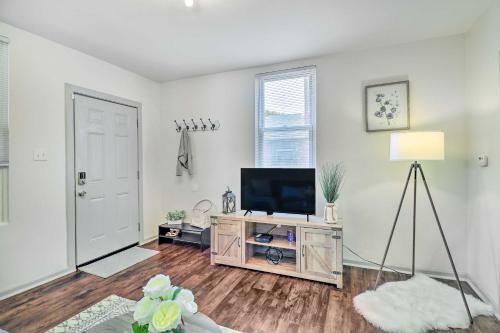 Chic St Louis Home Near Downtown Attractions!