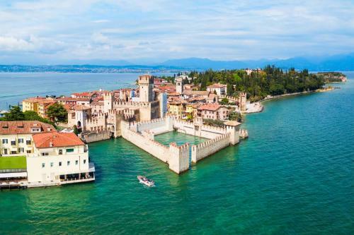 Elena Apartment - Happy Rentals