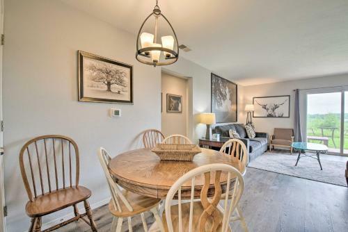 Apartamento Cheerful Condo Patio, 2 Mi To Branson Strip!