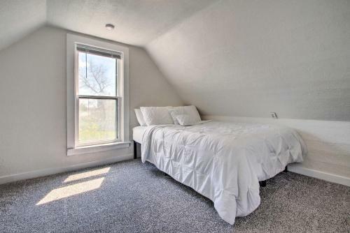 Modern Great Falls Home And Patio, Walk To Dtwn