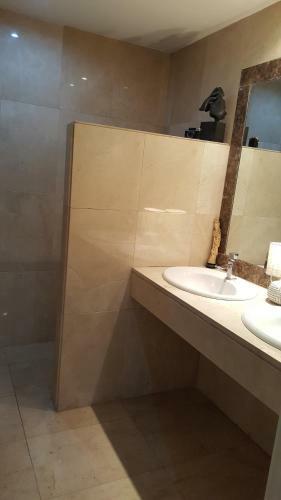 Bed & Breakfast Suit Piscina Y Terraza