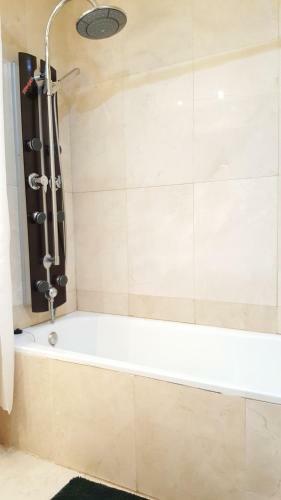 Bed & Breakfast Suit Piscina Y Terraza