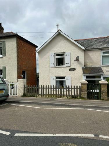 Hostal Beautiful Holiday Cottage With 2 Bedrooms.