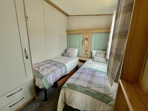 Prime Location 3-bed Chalet In Seal Bay Selsey