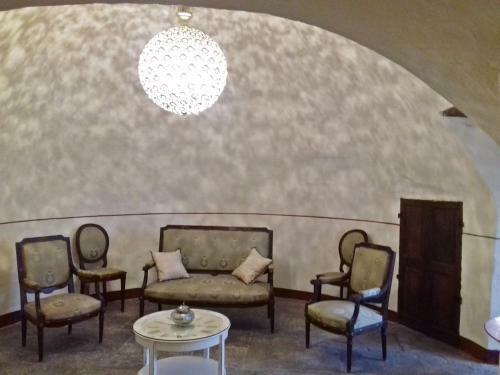 Castello Di Compiano Hotel Relais Museum