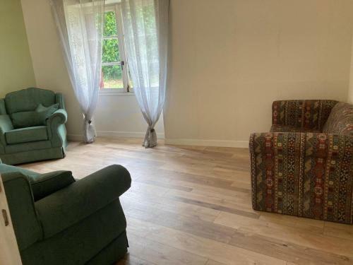 Charming 1-bed House In Genouille