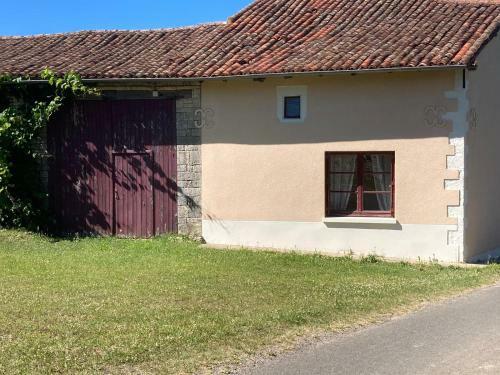 Charming 1-bed House In Genouille
