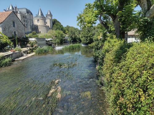 Charming 1-bed House In Genouille