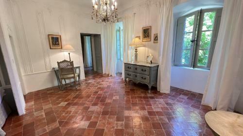 Chateau De Gignac - Monument Historique