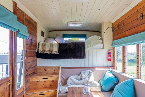 The Hoot Romantic Glamping