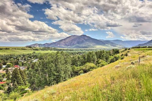 Red Lodge Townhome With Deck And Mountain Views!