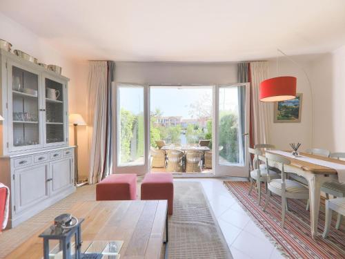 Pleasant Holiday Home In Port Grimaud With Patio