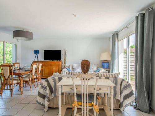 Holiday Home Meyran