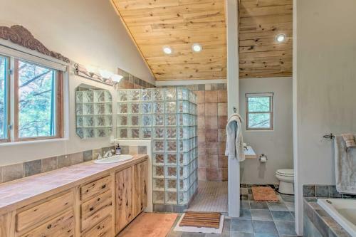 Stunning Angel Fire Cabin With Private Hot Tub!