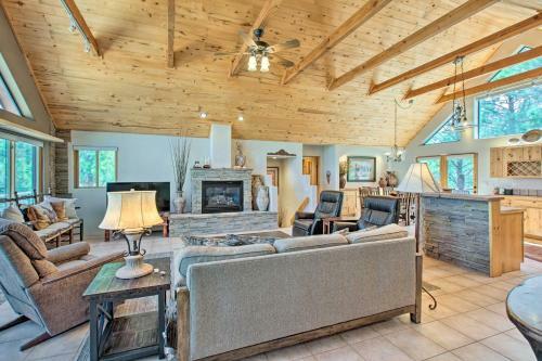 Stunning Angel Fire Cabin With Private Hot Tub!