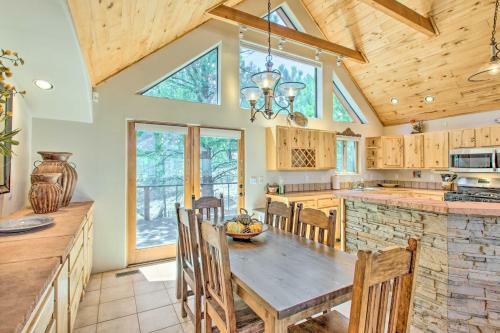 Stunning Angel Fire Cabin With Private Hot Tub!