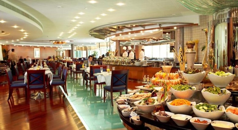 Hotel Al Murooj Rotana