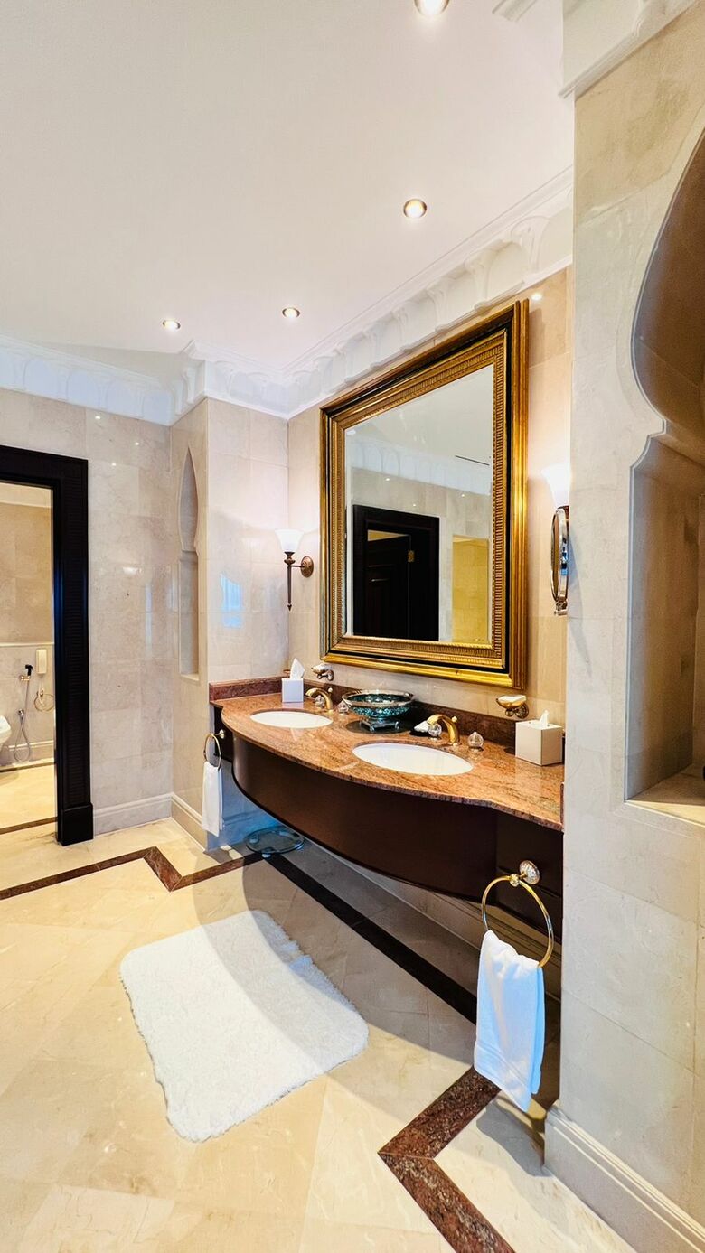 The Bristol Hotel Dubai