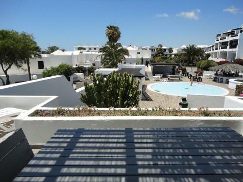 Apartamento Con Magn�fica Terraza En Playa Basti�n