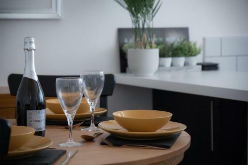 Ivy Cellar - 2 Bedroom Apartment - Tenby