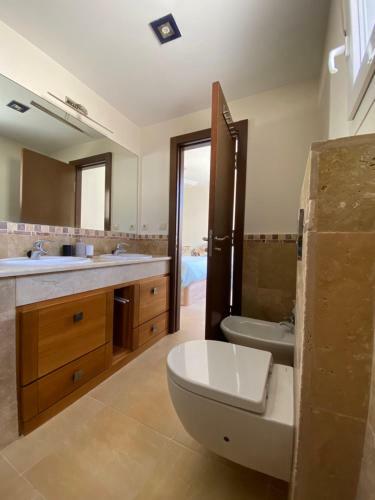 Spacious Family House Near Beach