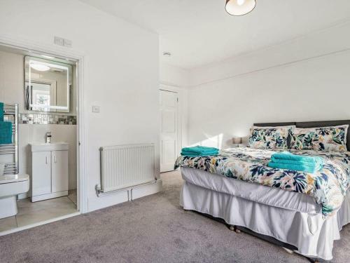 Heather House 2 King 1 Double 2 Single Beds