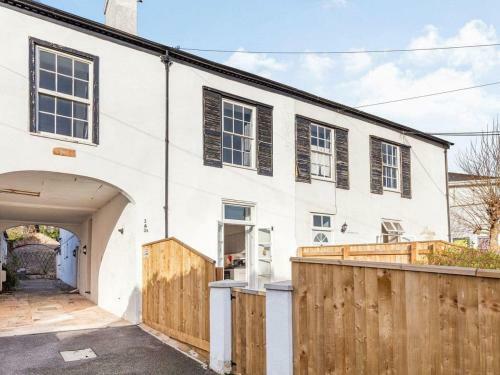 Heather House 2 King 1 Double 2 Single Beds
