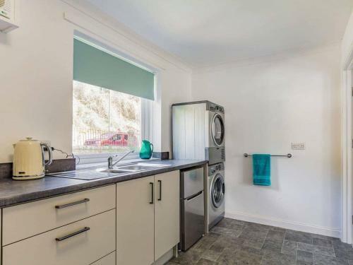 Lovely Apartment 2 King-sized 2 Single Beds