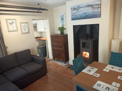 Character 2 Bedroom, 2 Bathroom Home With Garden.