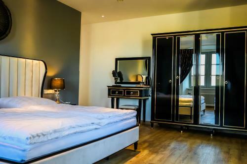 Hotel Schlo� Neuburg