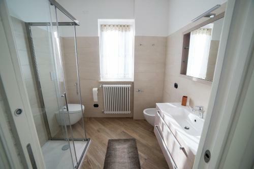 Blackandwhite House