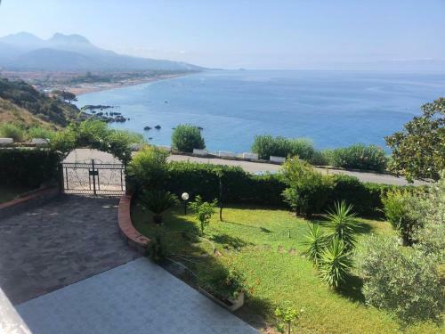Villa Panoramica - Baia Del Carpino
