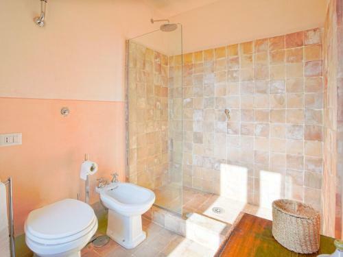 Vintage Villa In Sermugnano With Infinity Pool
