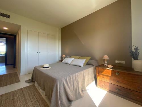 Apartamento Stunning Views In Golf Emporda